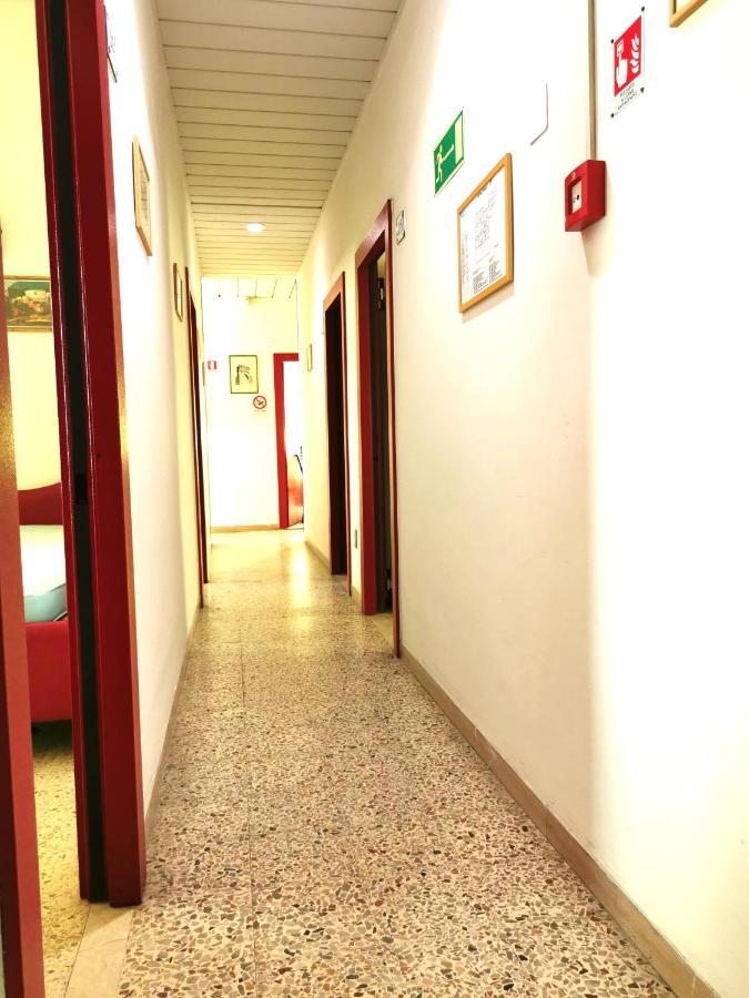 רימיני Hotel Ideale Young People Under 40 מראה חיצוני תמונה