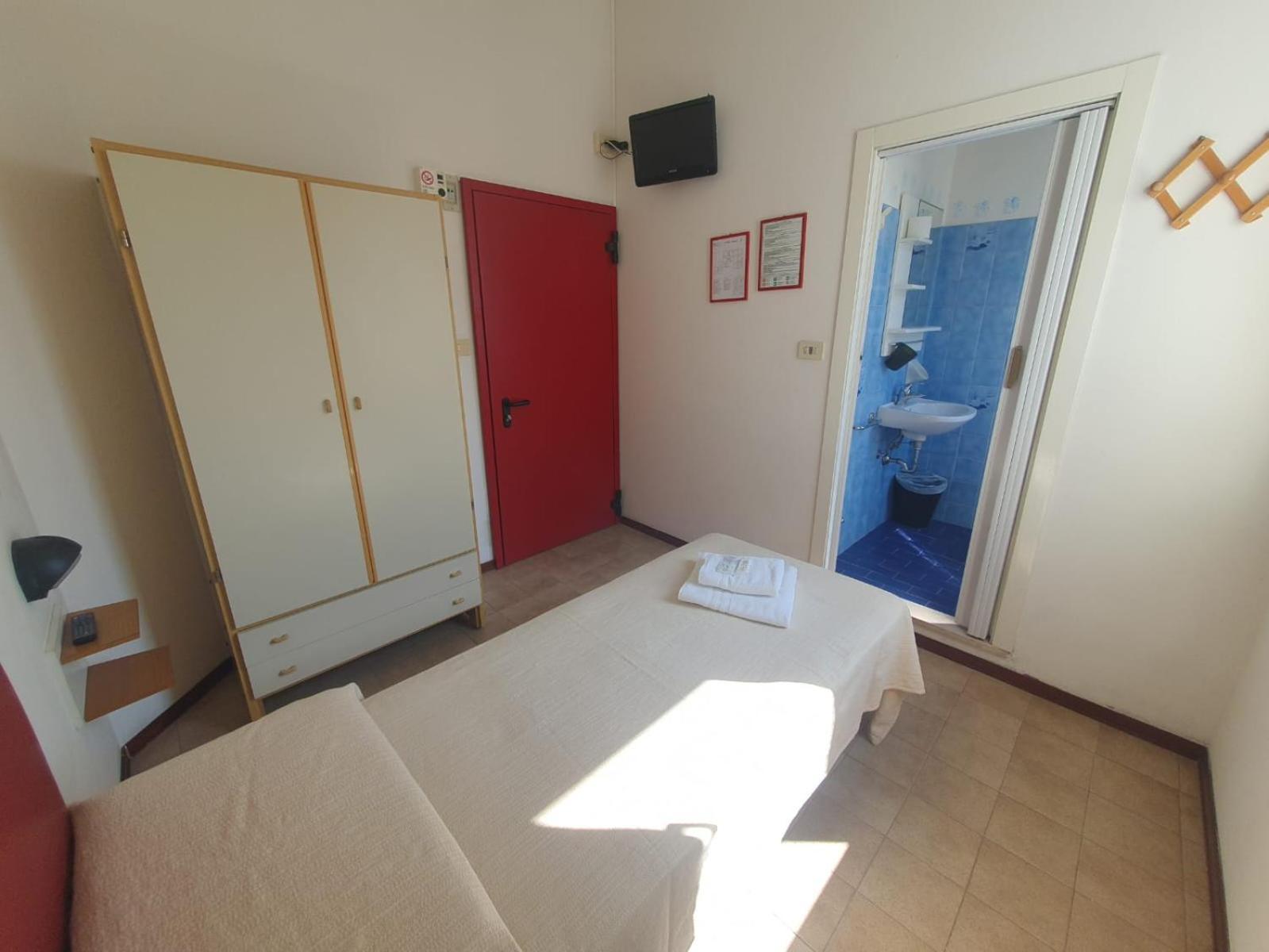 רימיני Hotel Ideale Young People Under 40 מראה חיצוני תמונה